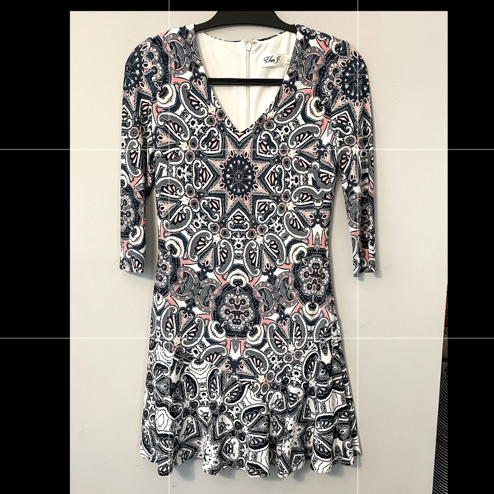 ELIZA J MINI DRESS - V NECK, 3/4 SLEEVE